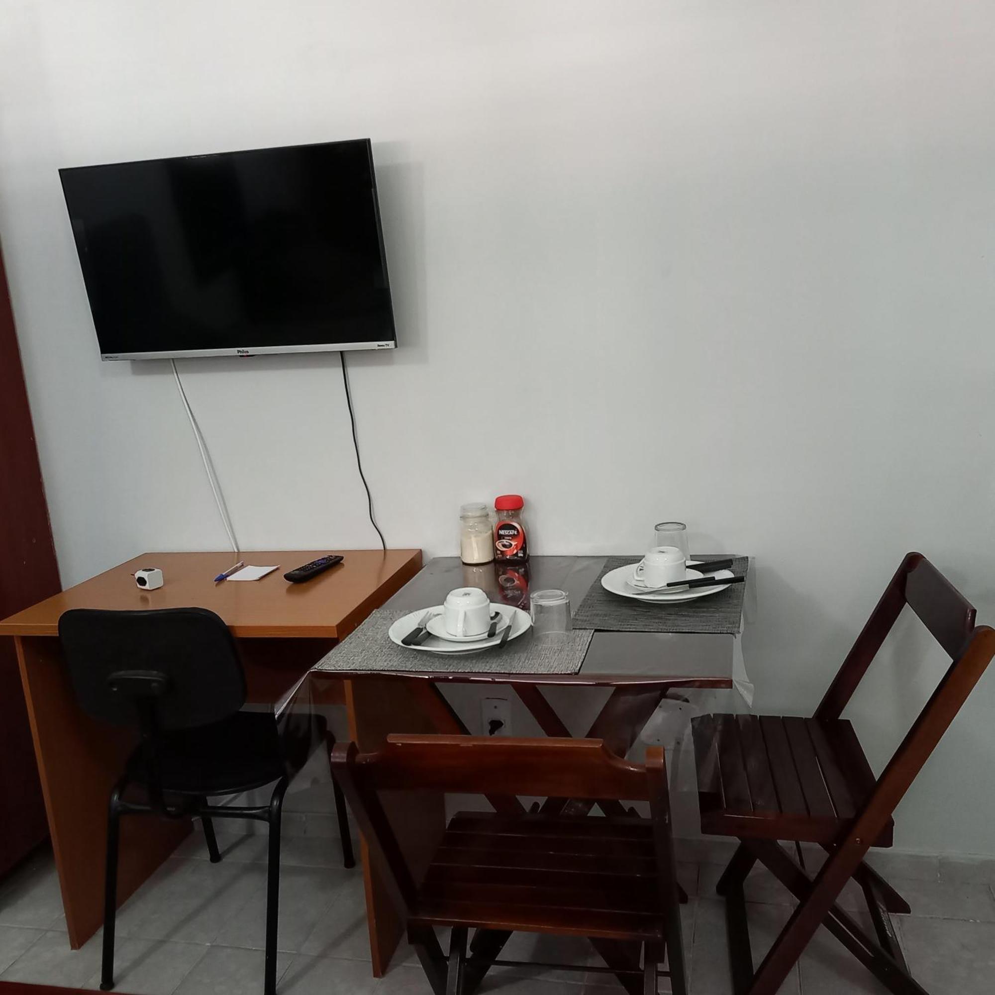 Apartment Apto Kit Asa Norte Predio Misto-wi-fi - 1 A 3 - Perto De - Sem Taxas Brasilia