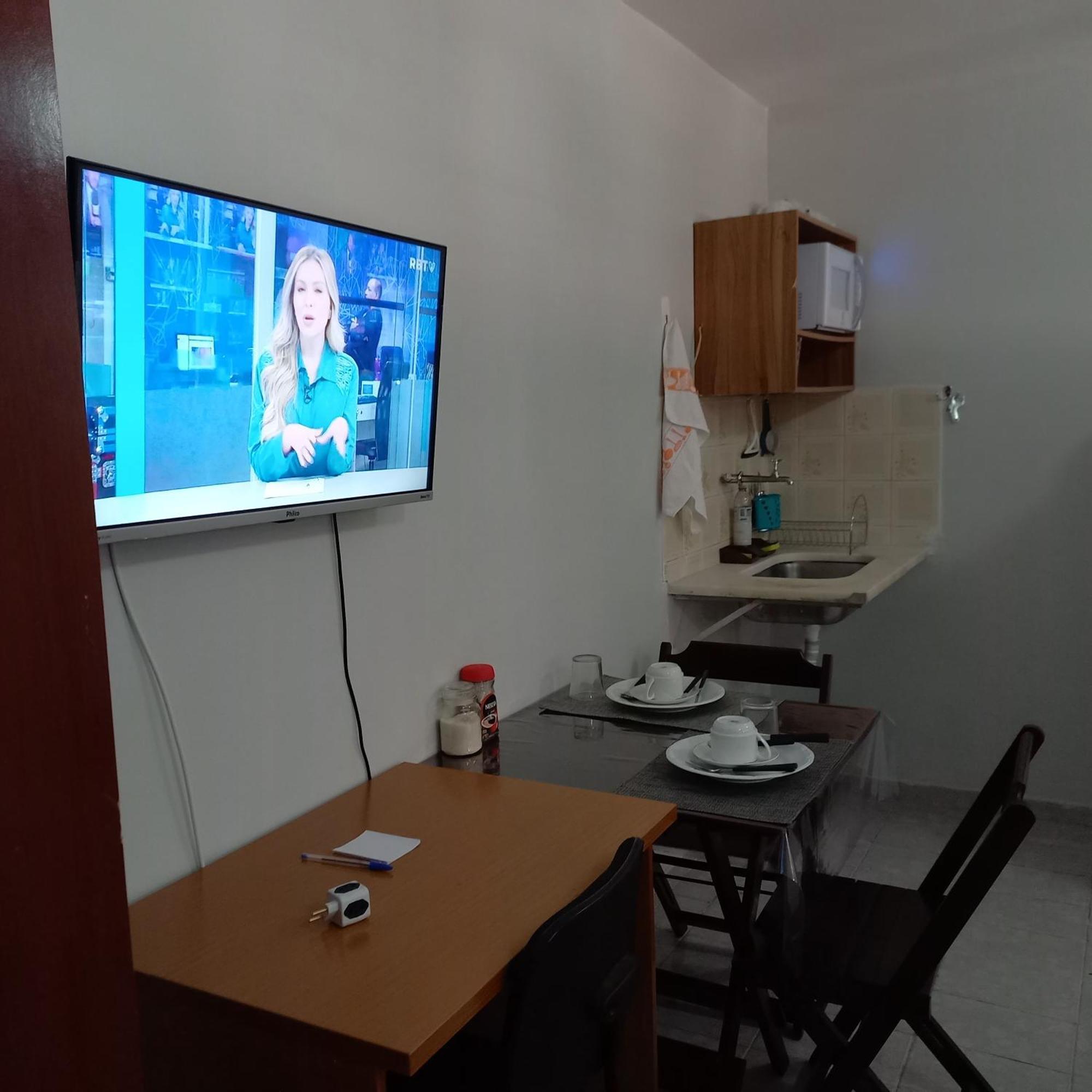 Apartment Apto Kit Asa Norte Predio Misto-wi-fi - 1 A 3 - Perto De - Sem Taxas Brasilia