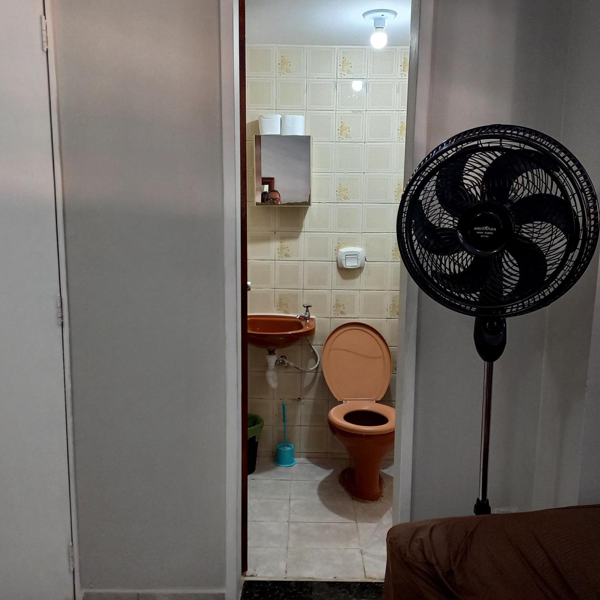 Apartment Apto Kit Asa Norte Predio Misto-wi-fi - 1 A 3 - Perto De - Sem Taxas Brasilia
